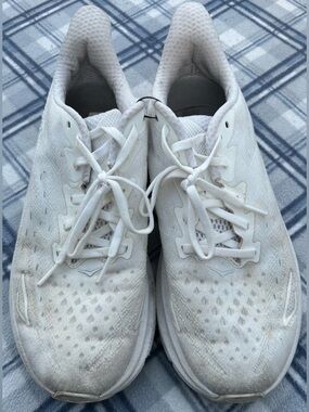 Hoka One One Men's Hoka Clifton 9 size 8W 6.5M